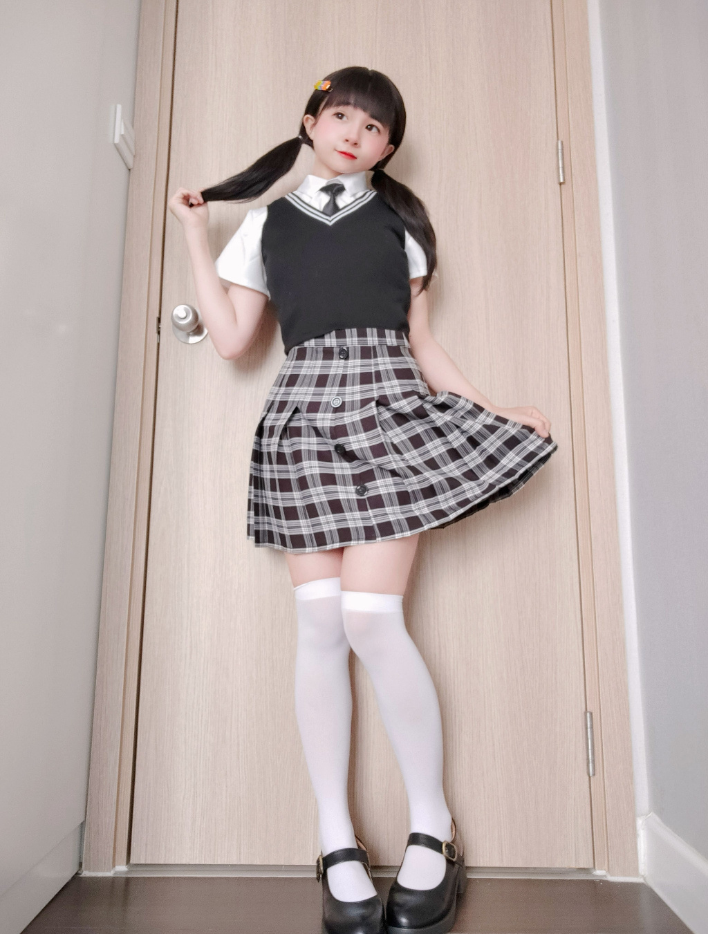 【福利姬】loliburin-onlyfans [47P+5V+500MB]